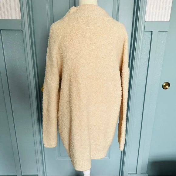 Universal Thread Oversized Chunky Boucle Teddy Mock Neck Sweater - Picture 6 of 8